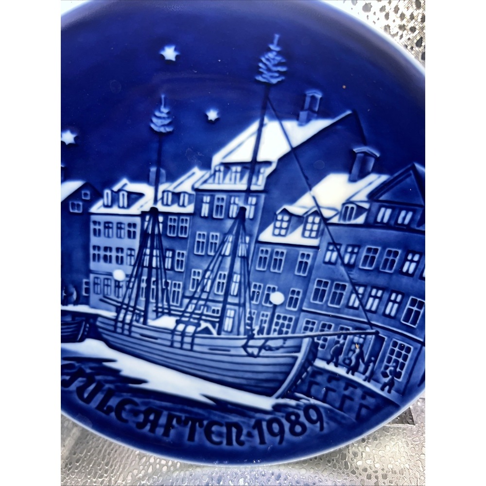 Bing & Grondahl 1989 Annual Christmas Plate "Christmas Anchorage" Porcelain